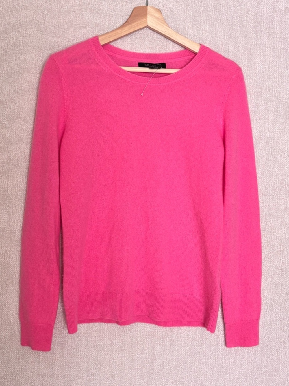 TAHARI 100% 2 ply Cashmere crewneck pink sweater size Small lightweight spring